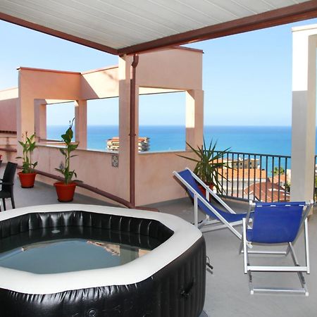 Attico Vista Mare Con Terrazza E Spa Riscaldata Санто-Стефано-ді-Камастра Екстер'єр фото
