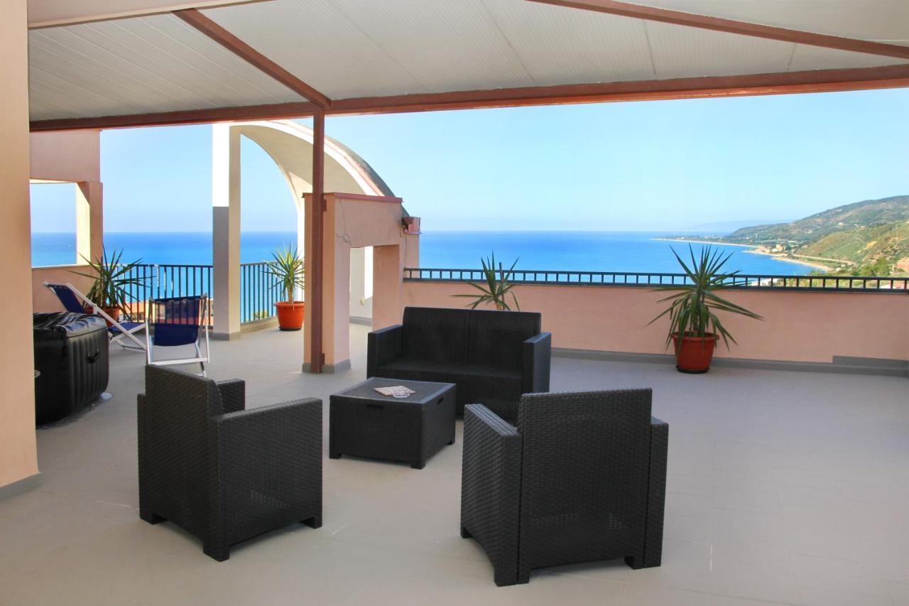 Attico Vista Mare Con Terrazza E Spa Riscaldata Санто-Стефано-ді-Камастра Екстер'єр фото