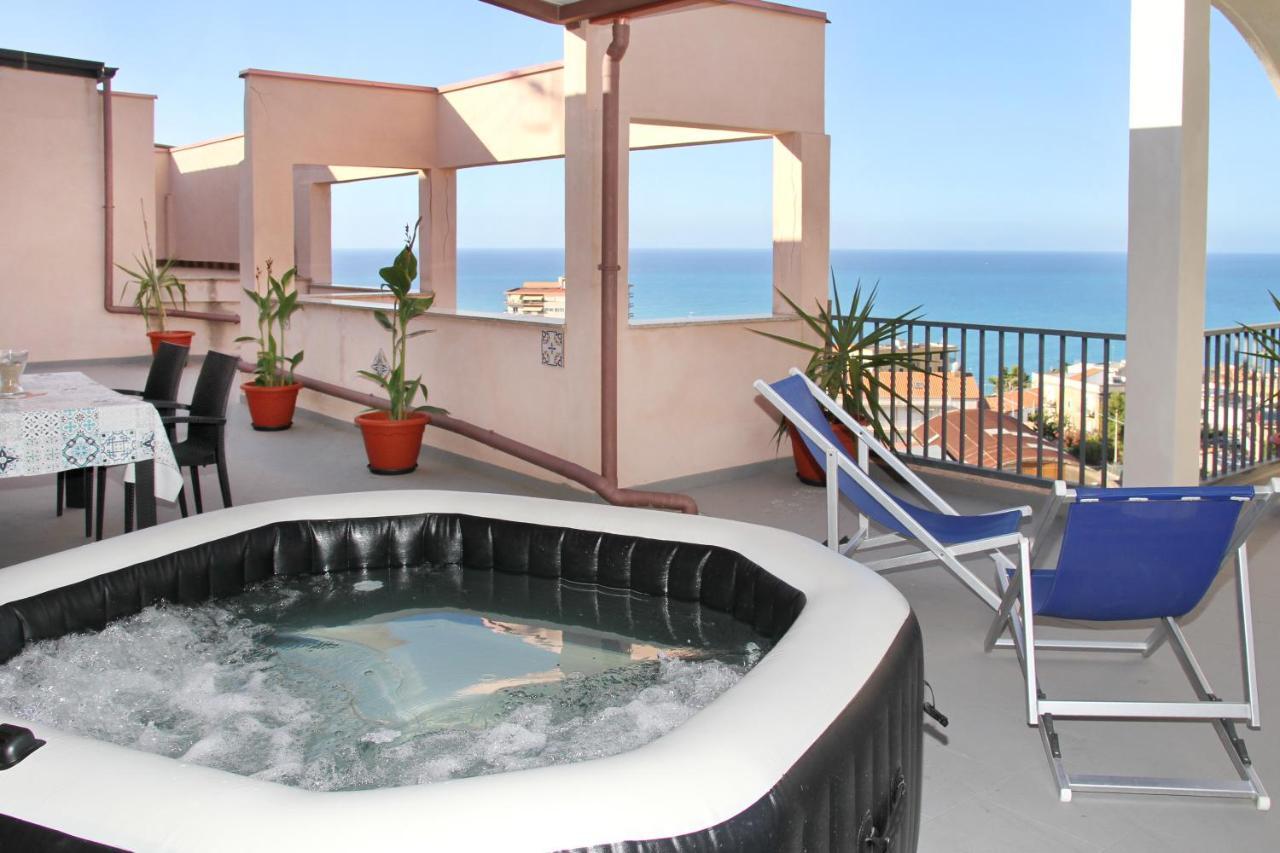 Attico Vista Mare Con Terrazza E Spa Riscaldata Санто-Стефано-ді-Камастра Екстер'єр фото