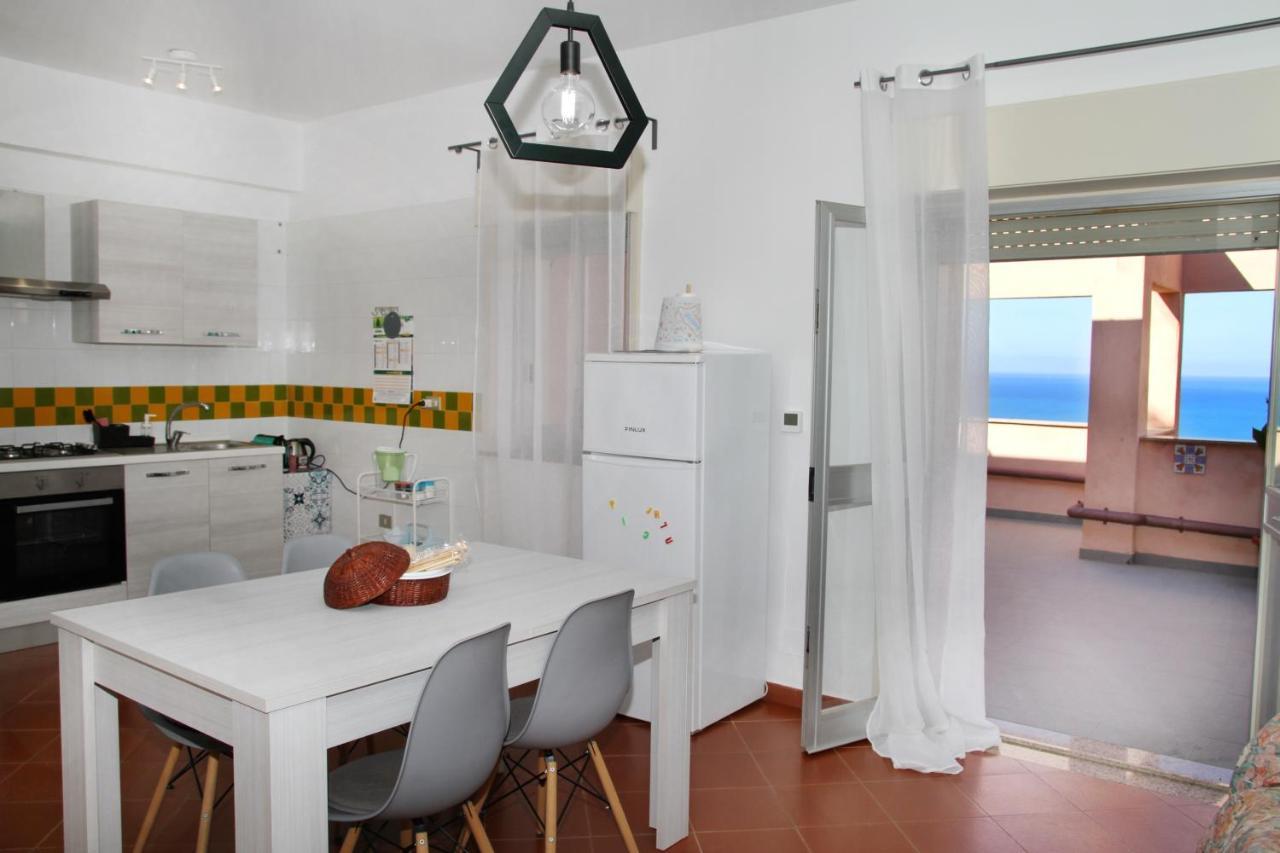 Attico Vista Mare Con Terrazza E Spa Riscaldata Санто-Стефано-ді-Камастра Екстер'єр фото