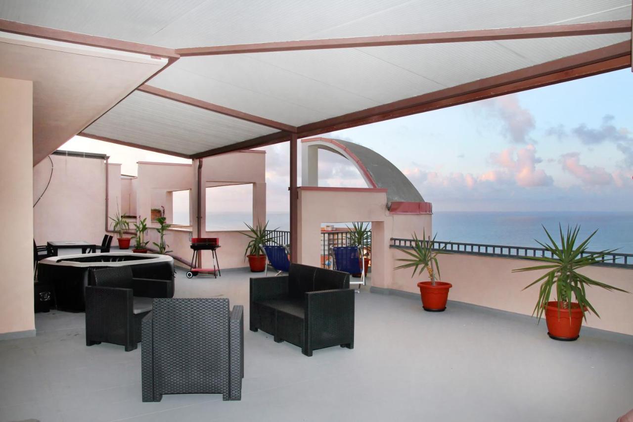 Attico Vista Mare Con Terrazza E Spa Riscaldata Санто-Стефано-ді-Камастра Екстер'єр фото